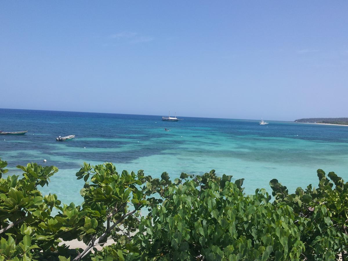 Paradise Island Beach Resort Punta Rucia Exteriör bild