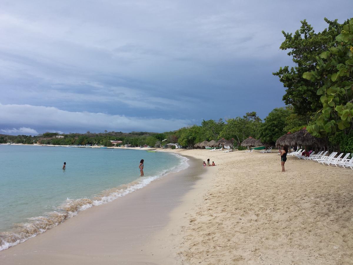 Paradise Island Beach Resort Punta Rucia Exteriör bild