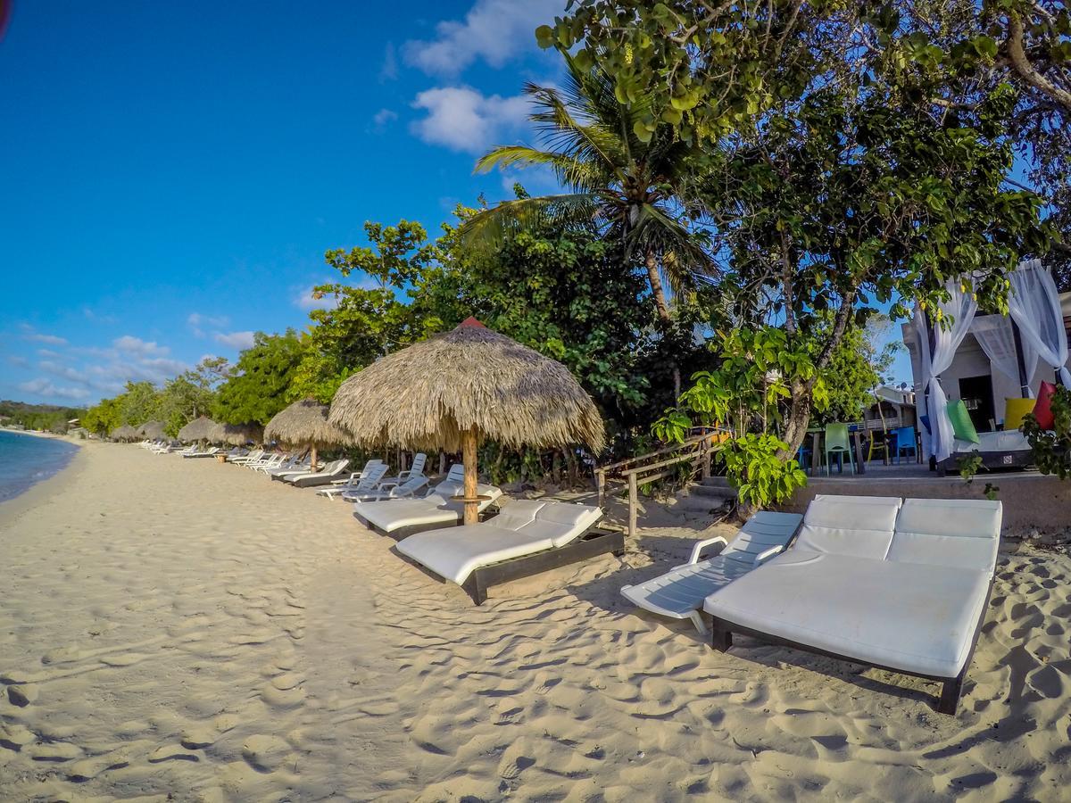 Paradise Island Beach Resort Punta Rucia Exteriör bild