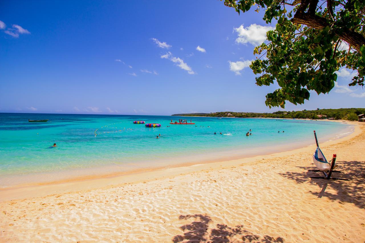 Paradise Island Beach Resort Punta Rucia Exteriör bild