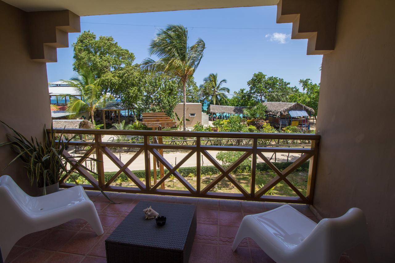 Paradise Island Beach Resort Punta Rucia Exteriör bild